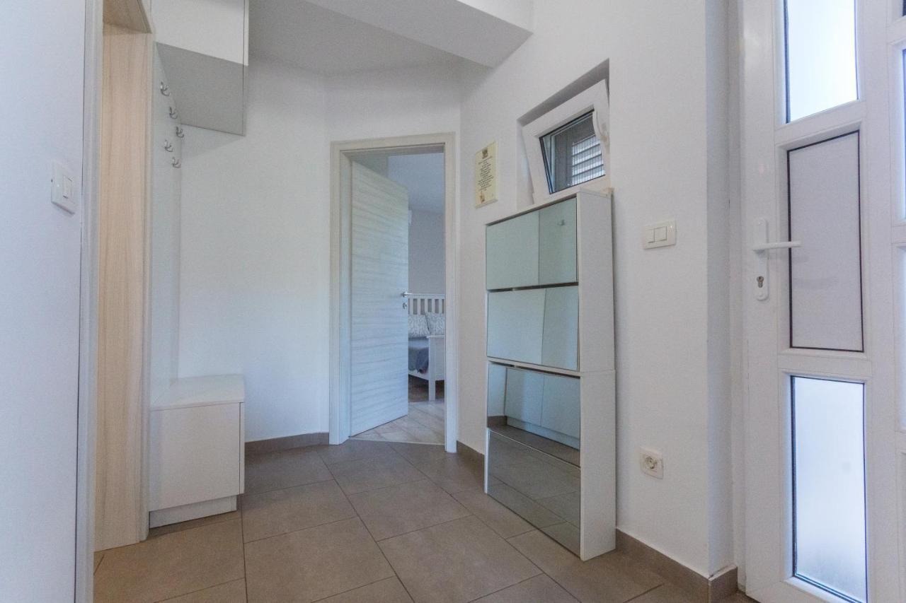 Adria Krk Apartment Крк Екстер'єр фото