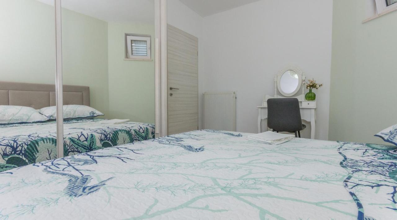 Adria Krk Apartment Крк Екстер'єр фото